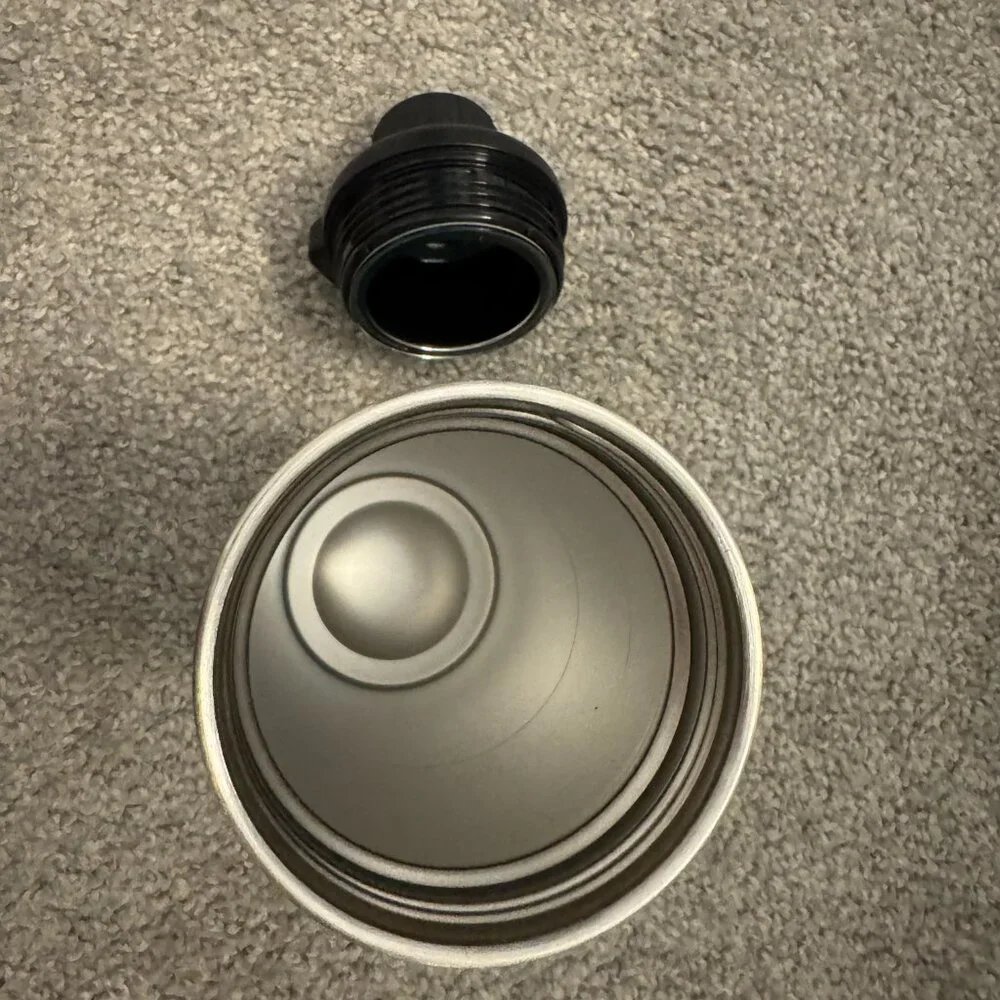 2 Yeti Rambler Bottles with Tops - Picture 4 of 9